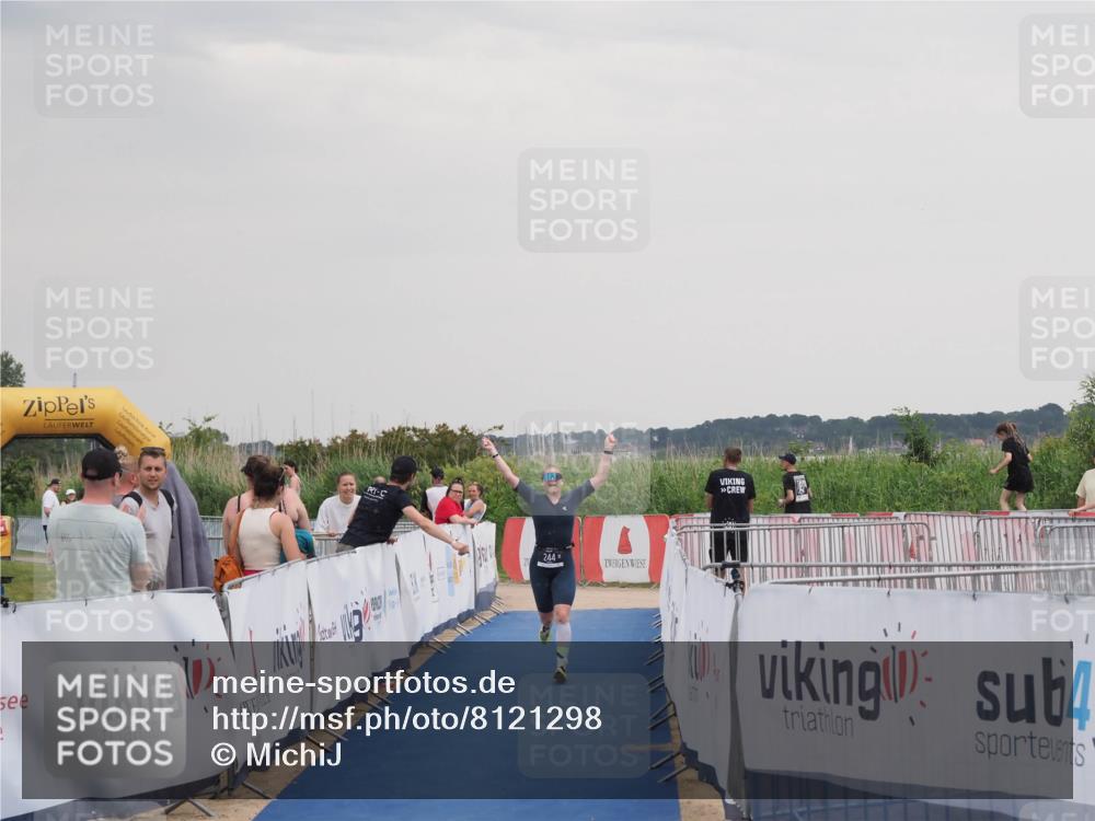 22.06.2025 - Viking Triathlon MichiJ http://msf.ph/oto/8121298 22.06.2025 16:36:20 Ziel 244 meine-sportfotos.de