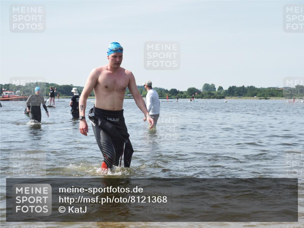 22.06.2025 - Viking Triathlon KatJ http://msf.ph/oto/8121368 22.06.2025 10:50:09 Schwimmen 97, 140, 431 meine-sportfotos.de