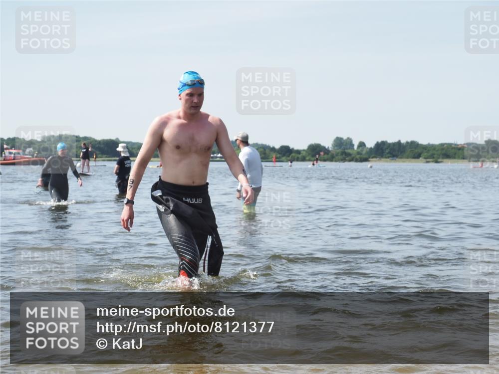 22.06.2025 - Viking Triathlon KatJ http://msf.ph/oto/8121377 22.06.2025 10:50:09 Schwimmen 97, 140, 431 meine-sportfotos.de