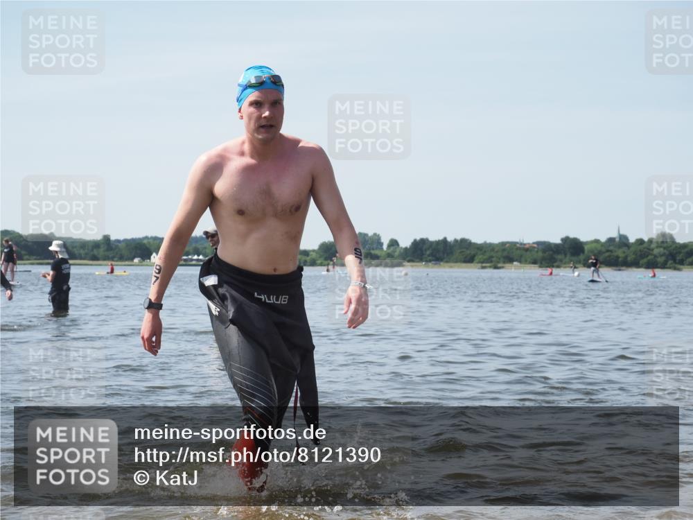 22.06.2025 - Viking Triathlon KatJ http://msf.ph/oto/8121390 22.06.2025 10:50:10 Schwimmen 97, 431 meine-sportfotos.de
