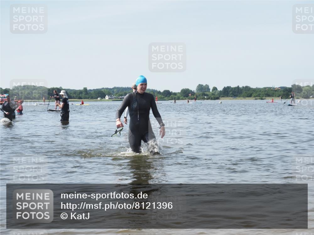 22.06.2025 - Viking Triathlon KatJ http://msf.ph/oto/8121396 22.06.2025 10:50:18 Schwimmen 431, 463 meine-sportfotos.de