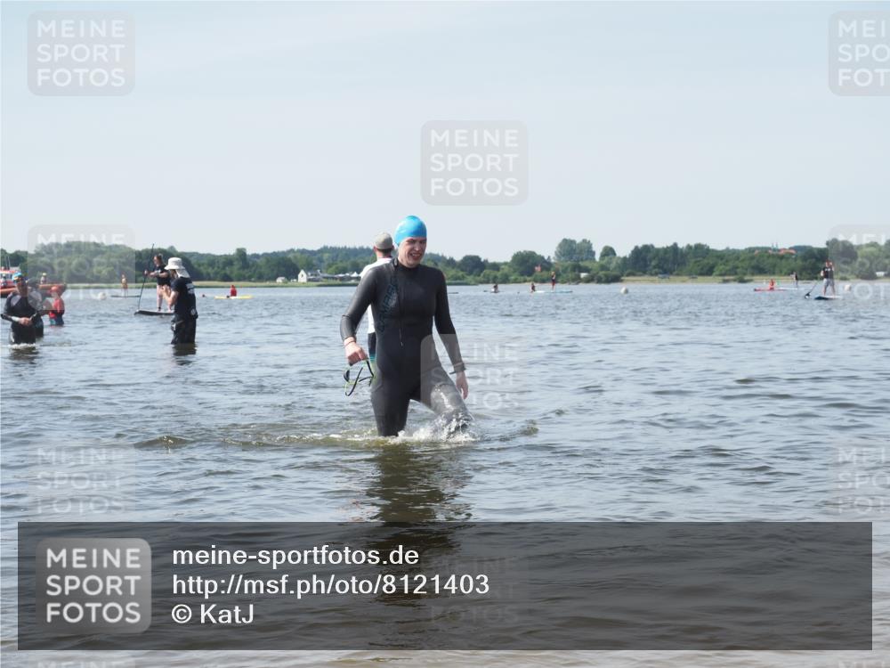 22.06.2025 - Viking Triathlon KatJ http://msf.ph/oto/8121403 22.06.2025 10:50:18 Schwimmen 431, 463 meine-sportfotos.de