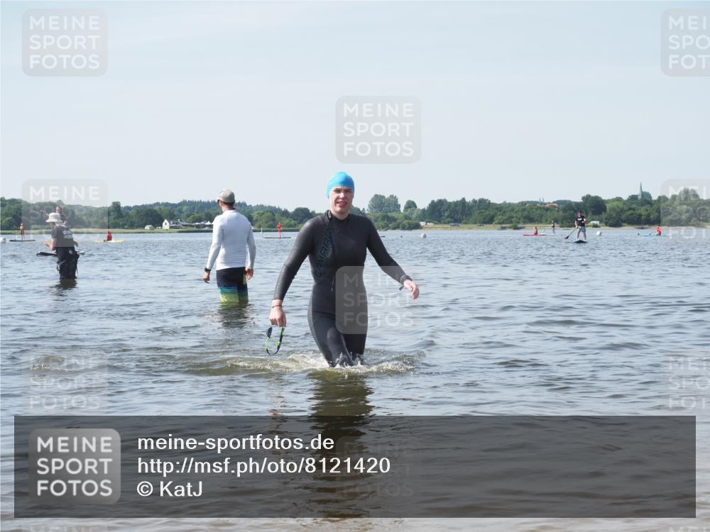 22.06.2025 - Viking Triathlon KatJ http://msf.ph/oto/8121420 22.06.2025 10:50:19 Schwimmen 431, 463 meine-sportfotos.de