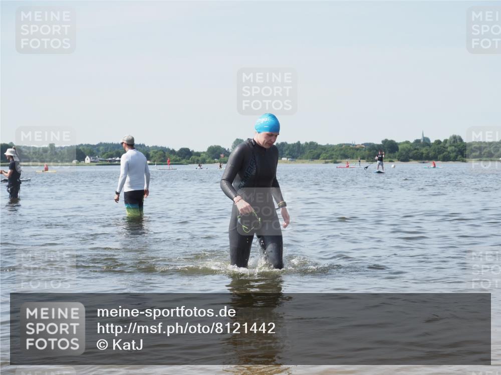 22.06.2025 - Viking Triathlon KatJ http://msf.ph/oto/8121442 22.06.2025 10:50:20 Schwimmen 431, 463 meine-sportfotos.de