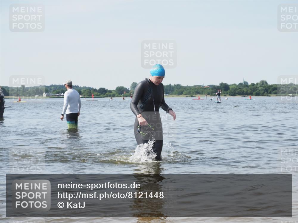 22.06.2025 - Viking Triathlon KatJ http://msf.ph/oto/8121448 22.06.2025 10:50:20 Schwimmen 431, 463 meine-sportfotos.de