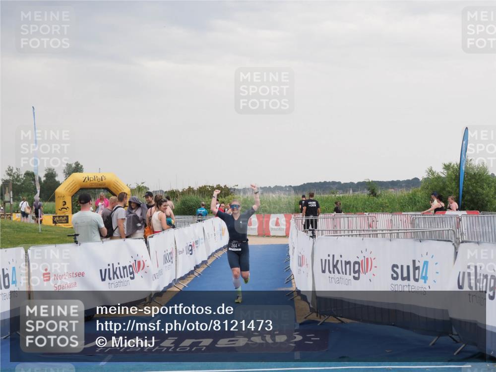 22.06.2025 - Viking Triathlon MichiJ http://msf.ph/oto/8121473 22.06.2025 16:36:21 Ziel 244 meine-sportfotos.de