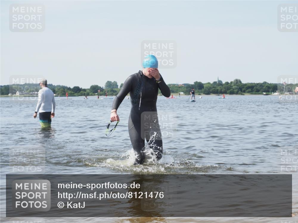 22.06.2025 - Viking Triathlon KatJ http://msf.ph/oto/8121476 22.06.2025 10:50:21 Schwimmen 431, 463 meine-sportfotos.de