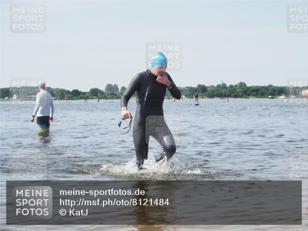 22.06.2025 - Viking Triathlon KatJ http://msf.ph/oto/8121484 22.06.2025 10:50:21 Schwimmen 431, 463 meine-sportfotos.de