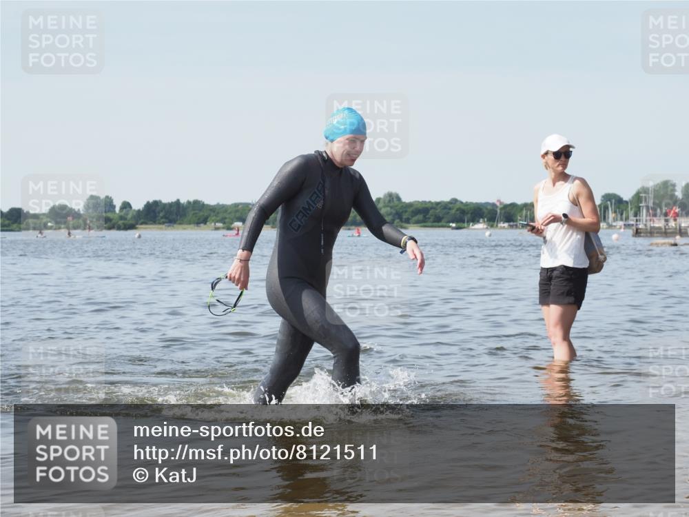 22.06.2025 - Viking Triathlon KatJ http://msf.ph/oto/8121511 22.06.2025 10:50:22 Schwimmen 431, 463 meine-sportfotos.de