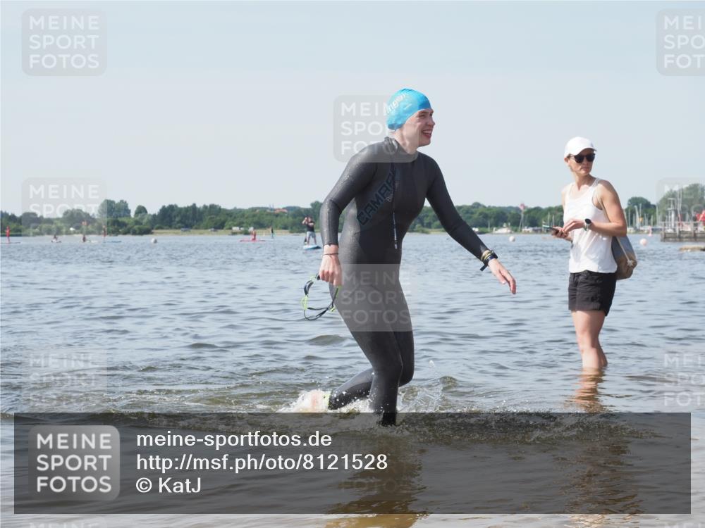 22.06.2025 - Viking Triathlon KatJ http://msf.ph/oto/8121528 22.06.2025 10:50:22 Schwimmen 431, 463 meine-sportfotos.de