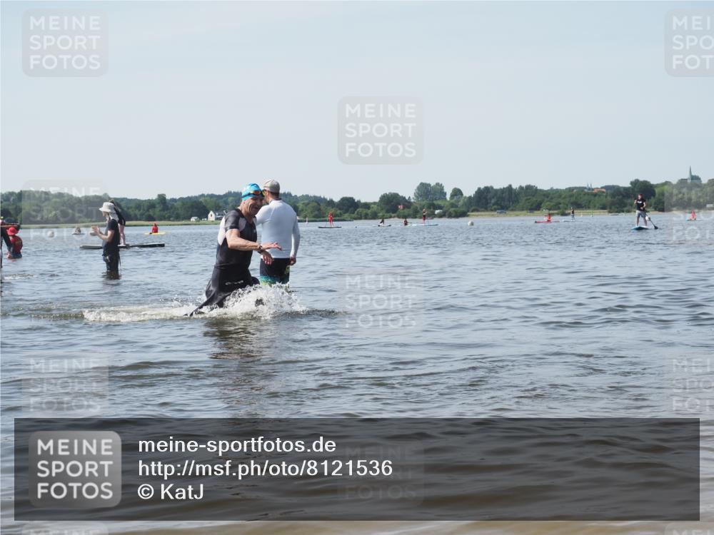 22.06.2025 - Viking Triathlon KatJ http://msf.ph/oto/8121536 22.06.2025 10:50:27 Schwimmen 24, 48, 202, 418, 463 meine-sportfotos.de