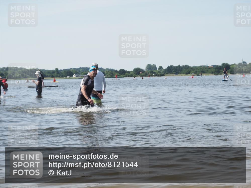 22.06.2025 - Viking Triathlon KatJ http://msf.ph/oto/8121544 22.06.2025 10:50:27 Schwimmen 24, 48, 202, 418, 463 meine-sportfotos.de