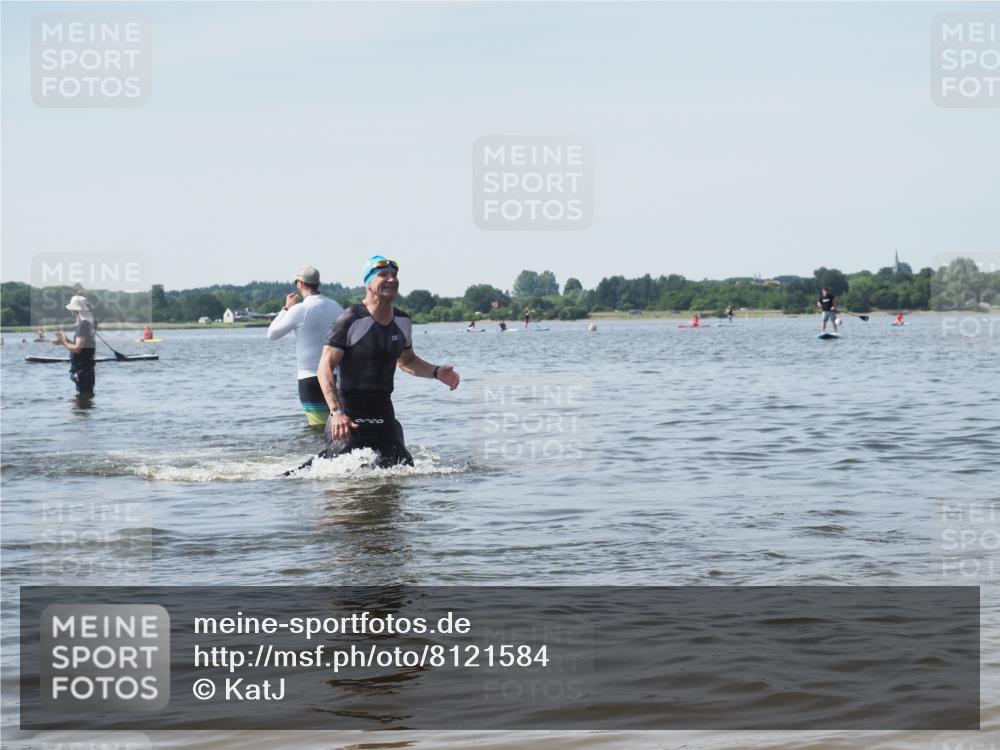 22.06.2025 - Viking Triathlon KatJ http://msf.ph/oto/8121584 22.06.2025 10:50:28 Schwimmen 24, 48, 202, 418, 463 meine-sportfotos.de