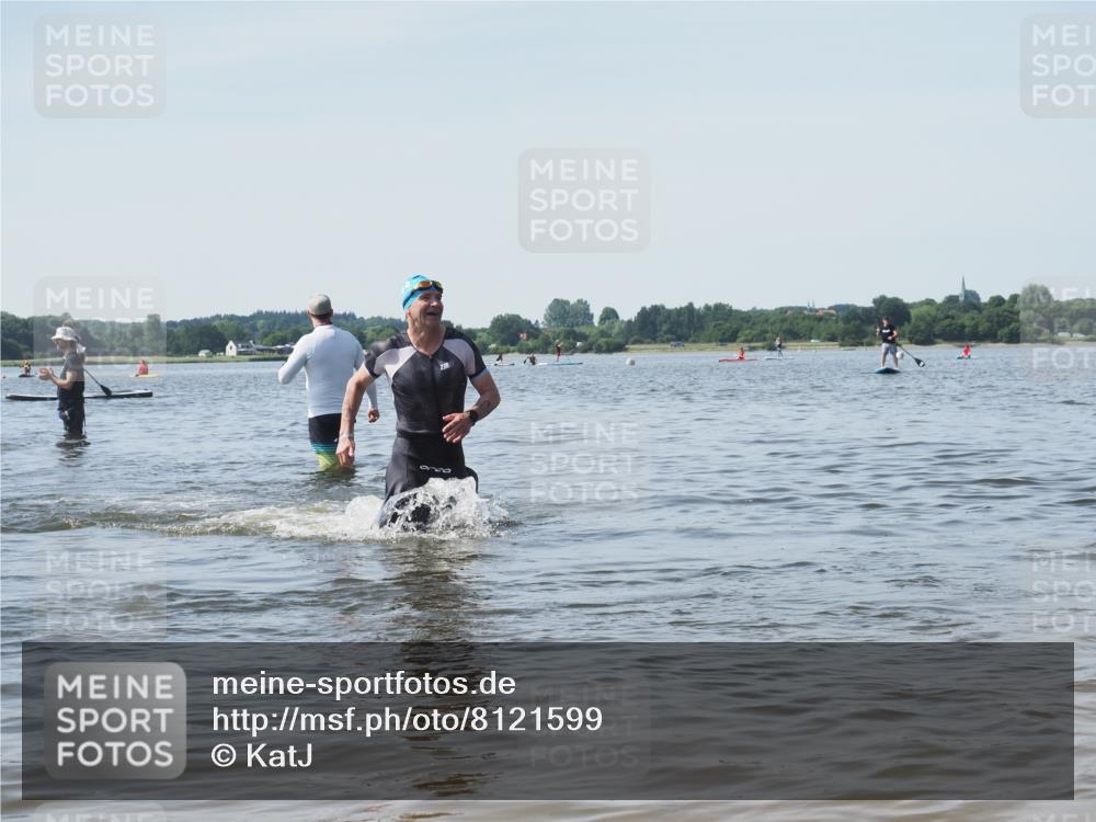22.06.2025 - Viking Triathlon KatJ http://msf.ph/oto/8121599 22.06.2025 10:50:28 Schwimmen 24, 48, 202, 418, 463 meine-sportfotos.de