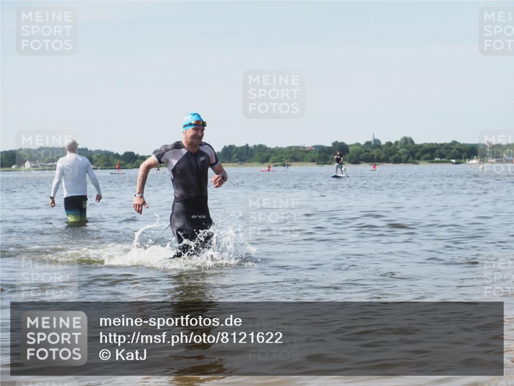 22.06.2025 - Viking Triathlon KatJ http://msf.ph/oto/8121622 22.06.2025 10:50:29 Schwimmen 24, 48, 202, 402, 418, 463, 533 meine-sportfotos.de