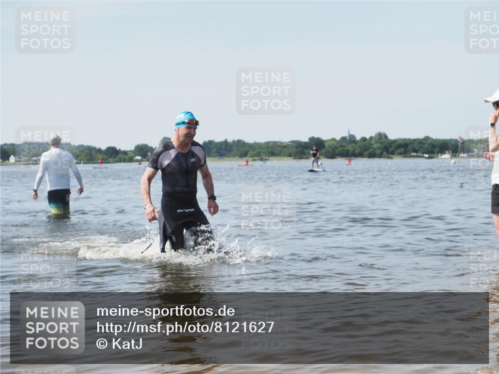 22.06.2025 - Viking Triathlon KatJ http://msf.ph/oto/8121627 22.06.2025 10:50:29 Schwimmen 24, 48, 202, 402, 418, 463, 533 meine-sportfotos.de