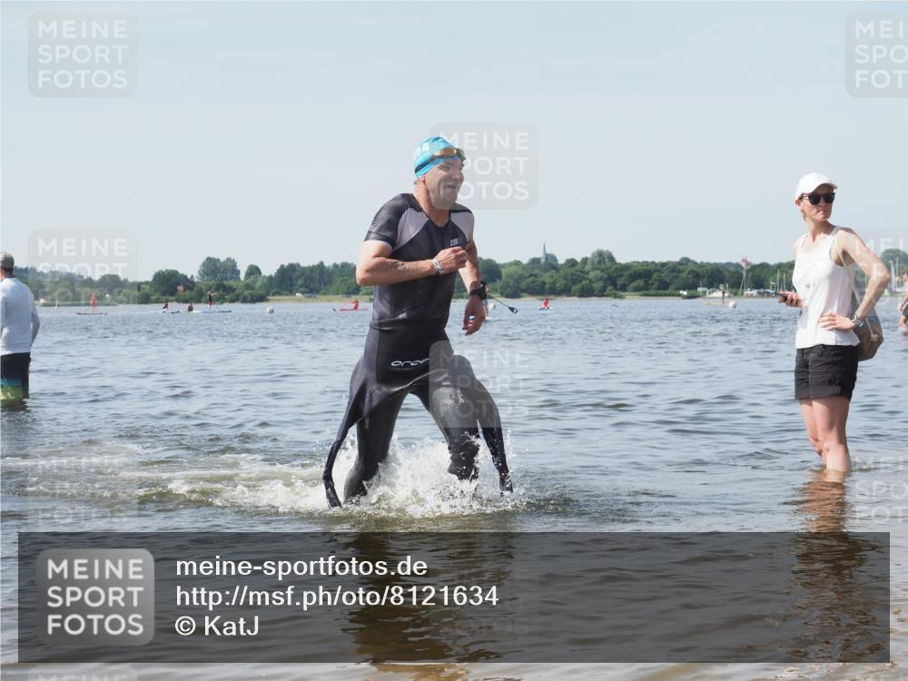 22.06.2025 - Viking Triathlon KatJ http://msf.ph/oto/8121634 22.06.2025 10:50:30 Schwimmen 24, 48, 202, 402, 418, 463, 533 meine-sportfotos.de