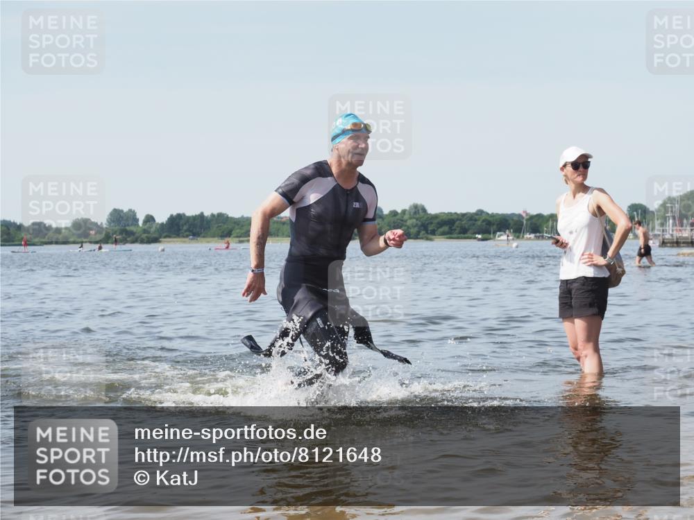 22.06.2025 - Viking Triathlon KatJ http://msf.ph/oto/8121648 22.06.2025 10:50:30 Schwimmen 24, 48, 202, 402, 418, 463, 533 meine-sportfotos.de