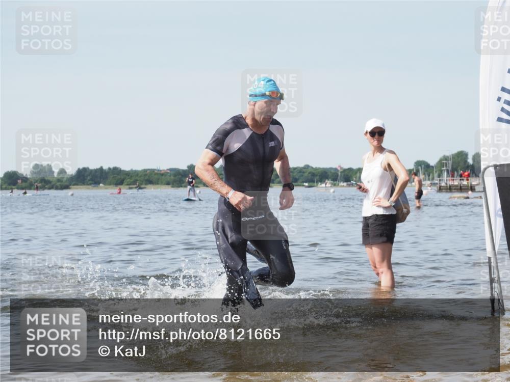 22.06.2025 - Viking Triathlon KatJ http://msf.ph/oto/8121665 22.06.2025 10:50:31 Schwimmen 24, 48, 202, 402, 418, 463, 533 meine-sportfotos.de