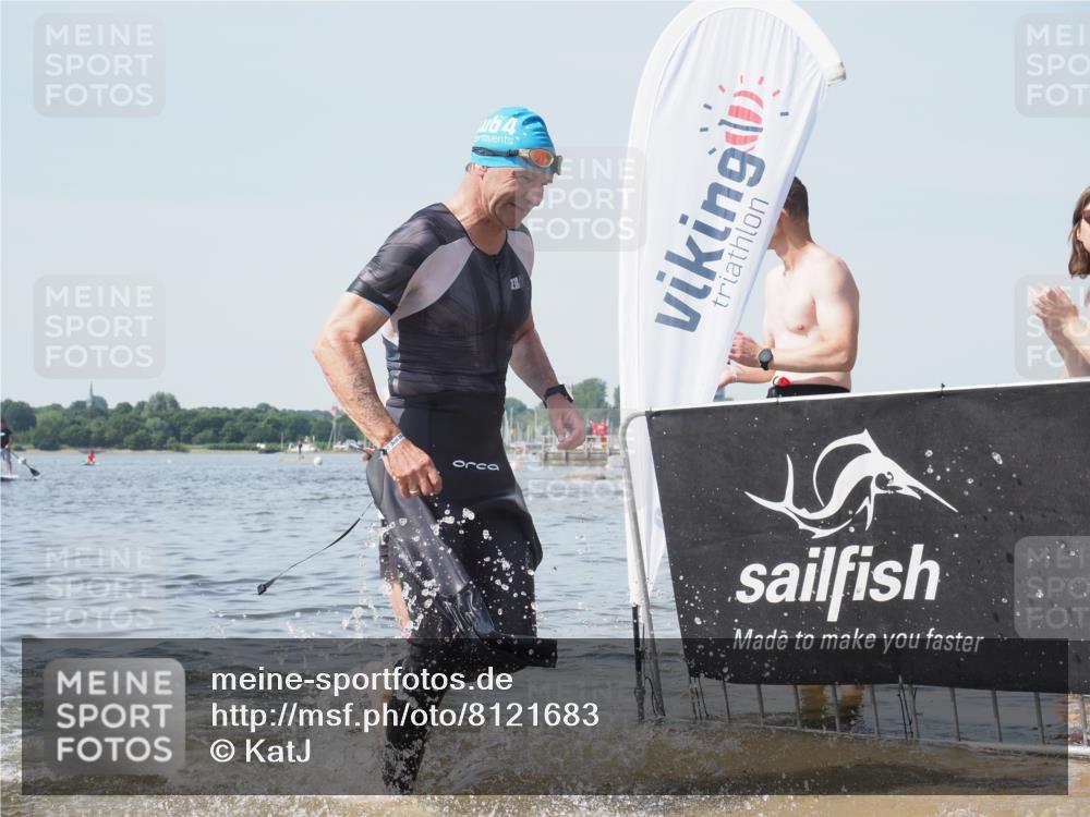 22.06.2025 - Viking Triathlon KatJ http://msf.ph/oto/8121683 22.06.2025 10:50:31 Schwimmen 24, 48, 202, 402, 418, 463, 533 meine-sportfotos.de