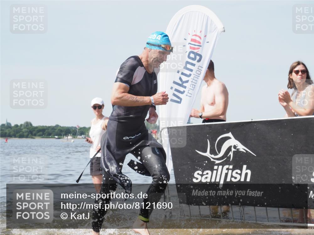 22.06.2025 - Viking Triathlon KatJ http://msf.ph/oto/8121690 22.06.2025 10:50:31 Schwimmen 24, 48, 202, 402, 418, 463, 533 meine-sportfotos.de