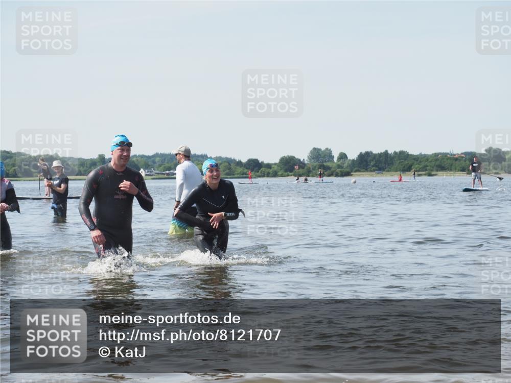 22.06.2025 - Viking Triathlon KatJ http://msf.ph/oto/8121707 22.06.2025 10:50:35 Schwimmen 24, 48, 202, 402, 418, 533 meine-sportfotos.de