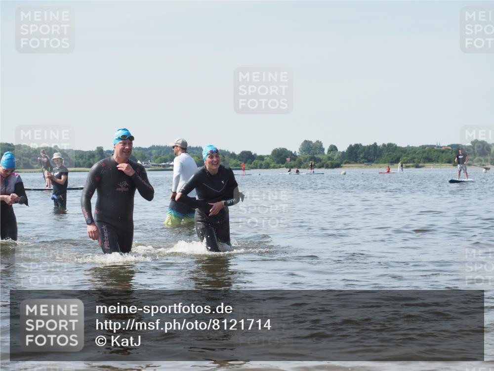 22.06.2025 - Viking Triathlon KatJ http://msf.ph/oto/8121714 22.06.2025 10:50:36 Schwimmen 24, 48, 202, 402, 418, 533 meine-sportfotos.de