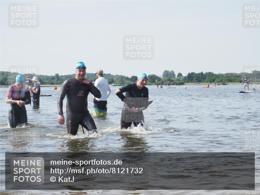 22.06.2025 - Viking Triathlon KatJ http://msf.ph/oto/8121732 22.06.2025 10:50:36 Schwimmen 24, 48, 202, 402, 418, 533 meine-sportfotos.de