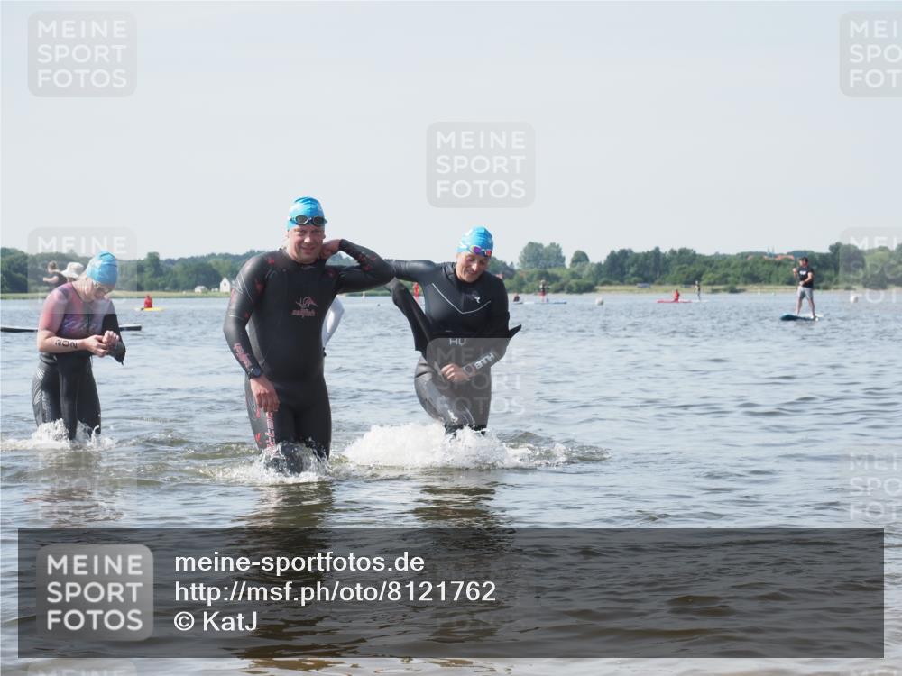 22.06.2025 - Viking Triathlon KatJ http://msf.ph/oto/8121762 22.06.2025 10:50:37 Schwimmen 24, 48, 202, 402, 418, 533 meine-sportfotos.de