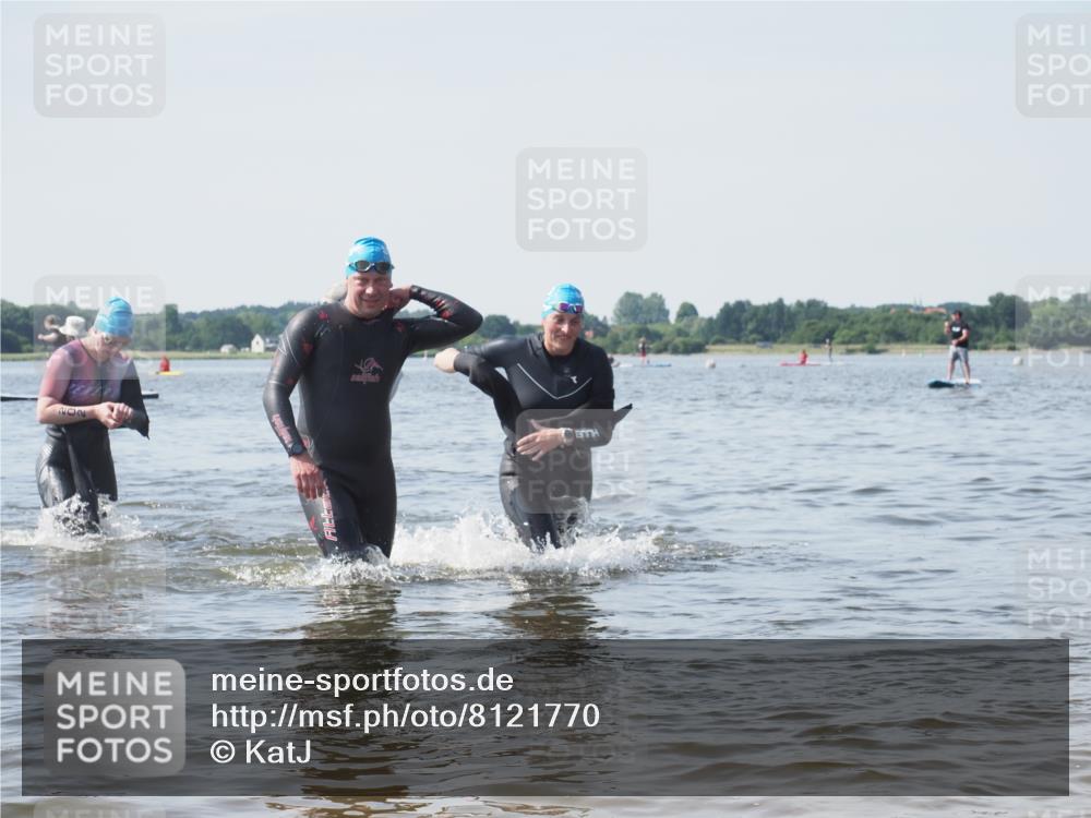 22.06.2025 - Viking Triathlon KatJ http://msf.ph/oto/8121770 22.06.2025 10:50:37 Schwimmen 24, 48, 202, 402, 418, 533 meine-sportfotos.de