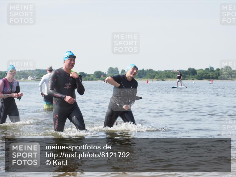 22.06.2025 - Viking Triathlon KatJ http://msf.ph/oto/8121792 22.06.2025 10:50:38 Schwimmen 24, 48, 202, 402, 418, 533 meine-sportfotos.de