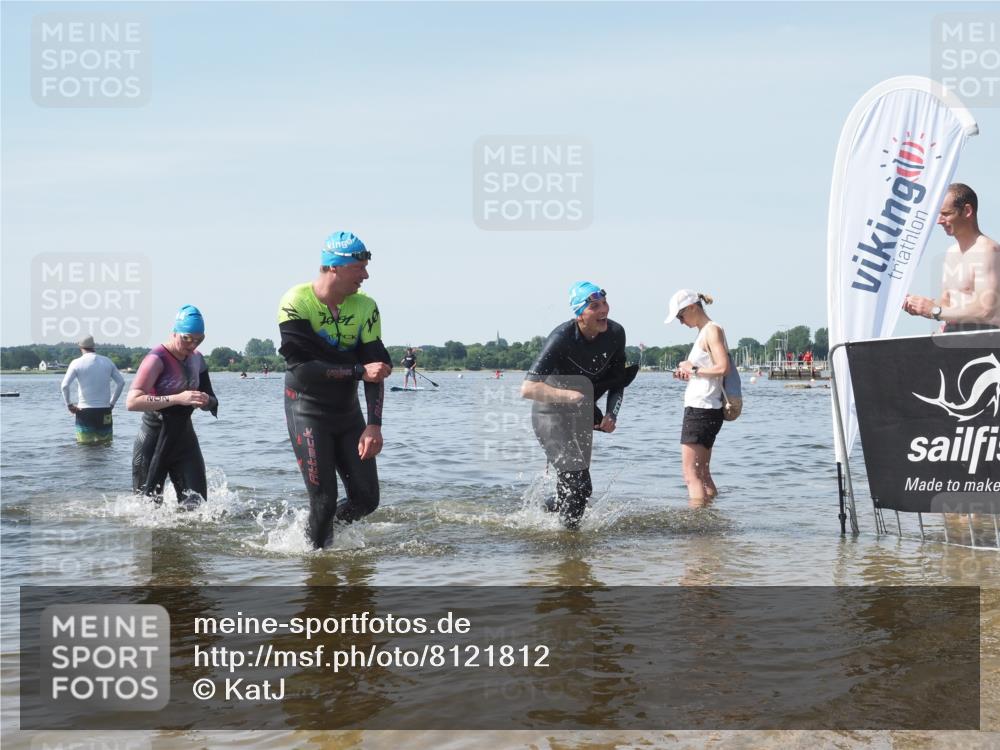 22.06.2025 - Viking Triathlon KatJ http://msf.ph/oto/8121812 22.06.2025 10:50:40 Schwimmen 24, 48, 202, 402, 418, 533 meine-sportfotos.de