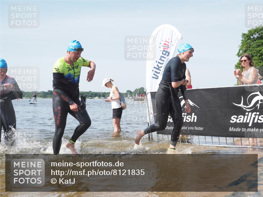 22.06.2025 - Viking Triathlon KatJ http://msf.ph/oto/8121835 22.06.2025 10:50:41 Schwimmen 24, 48, 202, 402, 418, 533 meine-sportfotos.de
