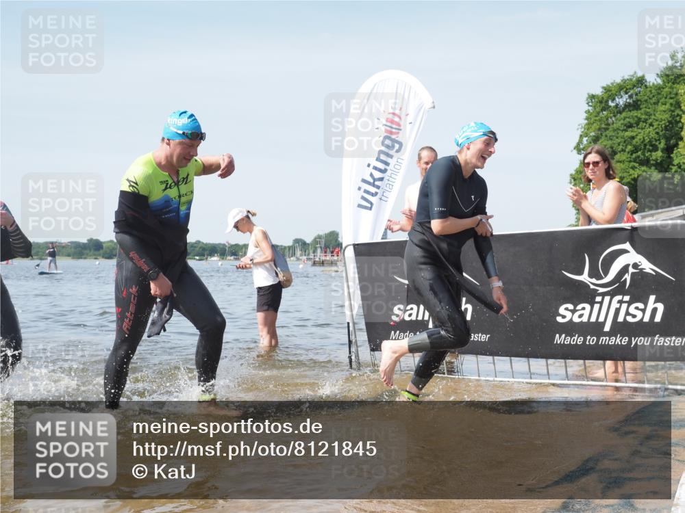 22.06.2025 - Viking Triathlon KatJ http://msf.ph/oto/8121845 22.06.2025 10:50:41 Schwimmen 24, 48, 202, 402, 418, 533 meine-sportfotos.de