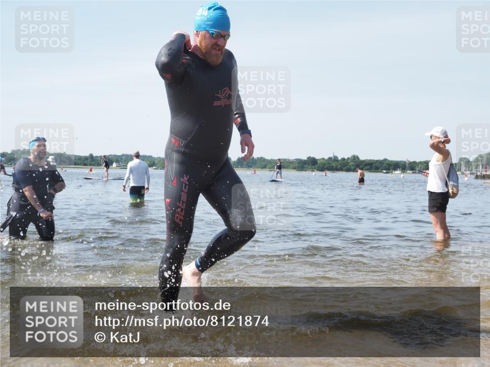 22.06.2025 - Viking Triathlon KatJ http://msf.ph/oto/8121874 22.06.2025 10:50:44 Schwimmen 24, 48, 202, 402, 418, 533 meine-sportfotos.de