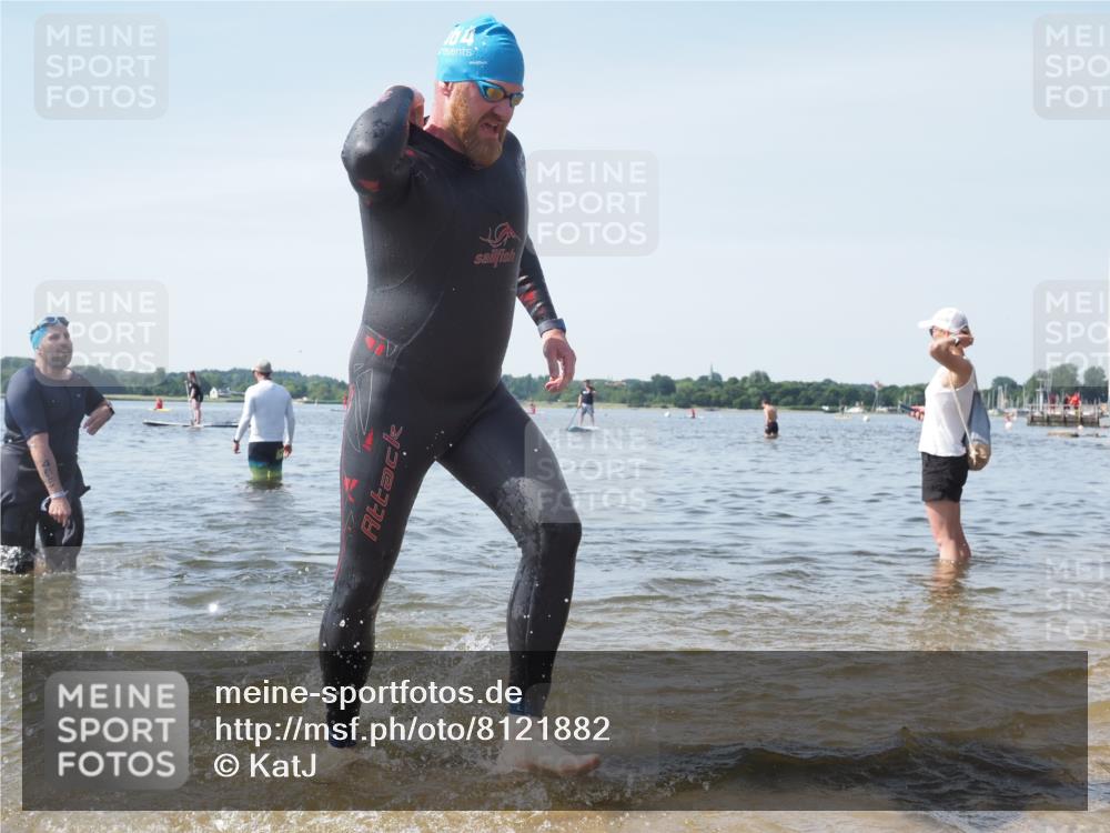 22.06.2025 - Viking Triathlon KatJ http://msf.ph/oto/8121882 22.06.2025 10:50:44 Schwimmen 24, 48, 202, 402, 418, 533 meine-sportfotos.de