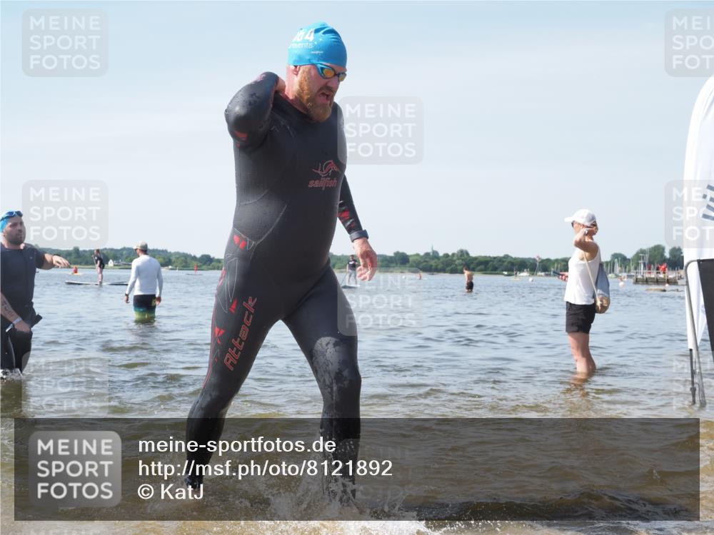 22.06.2025 - Viking Triathlon KatJ http://msf.ph/oto/8121892 22.06.2025 10:50:44 Schwimmen 24, 48, 202, 402, 418, 533 meine-sportfotos.de