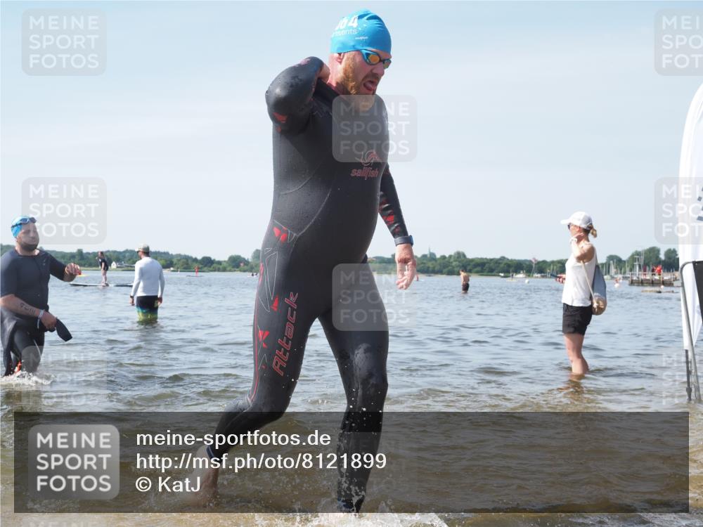 22.06.2025 - Viking Triathlon KatJ http://msf.ph/oto/8121899 22.06.2025 10:50:44 Schwimmen 24, 48, 202, 402, 418, 533 meine-sportfotos.de