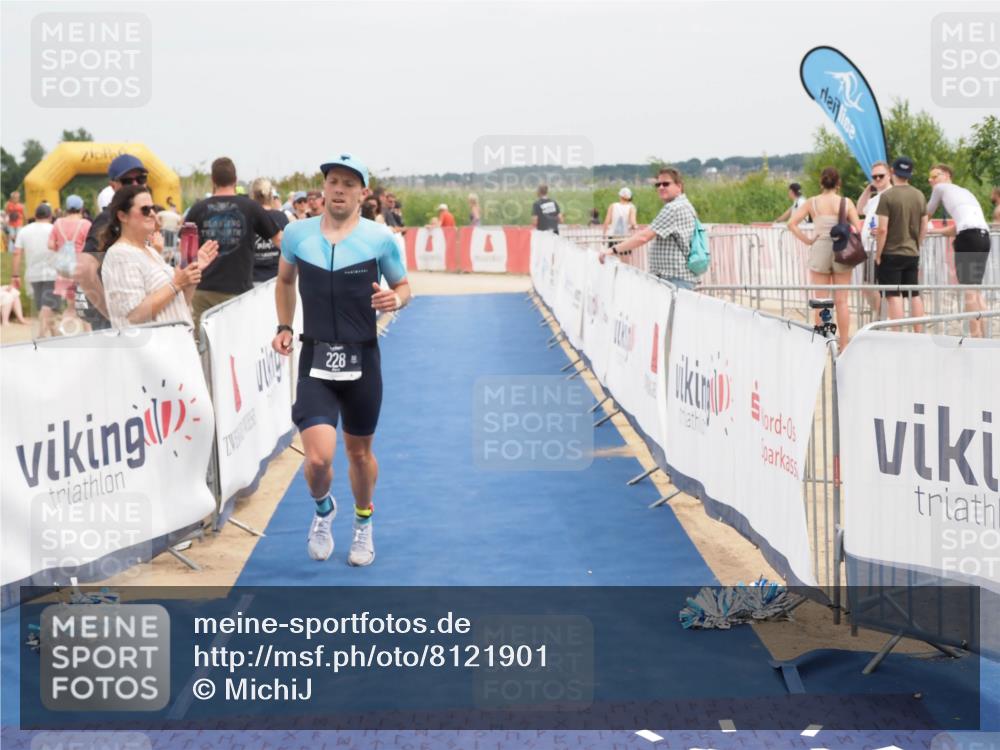 22.06.2025 - Viking Triathlon MichiJ http://msf.ph/oto/8121901 22.06.2025 15:13:19 Ziel 228, 395, 415 meine-sportfotos.de