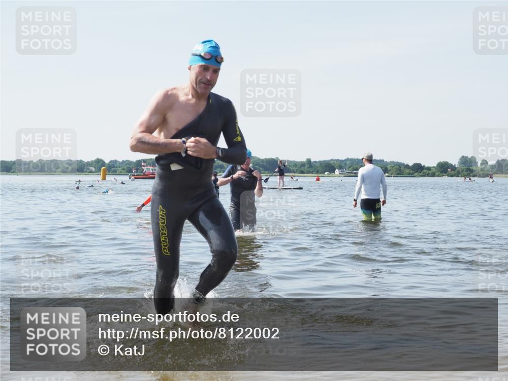 22.06.2025 - Viking Triathlon KatJ http://msf.ph/oto/8122002 22.06.2025 10:51:04 Schwimmen 308, 436, 484, 523, 543 meine-sportfotos.de