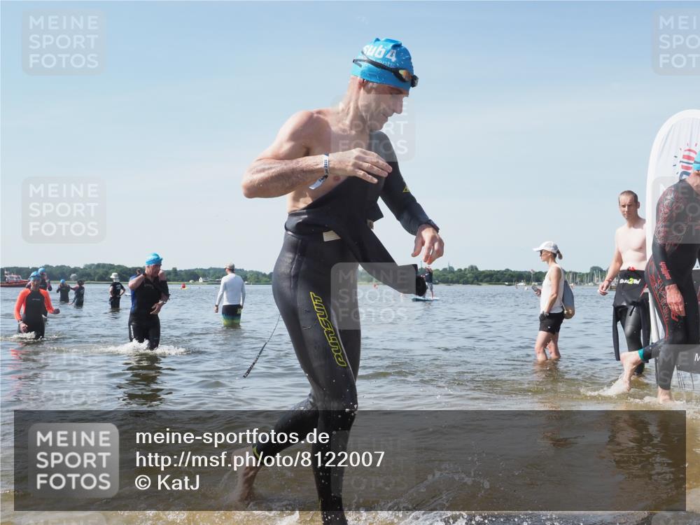 22.06.2025 - Viking Triathlon KatJ http://msf.ph/oto/8122007 22.06.2025 10:51:06 Schwimmen 308, 436, 484, 523, 543 meine-sportfotos.de