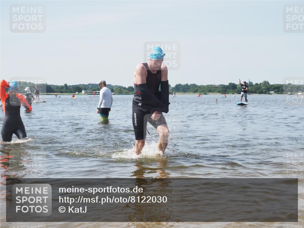22.06.2025 - Viking Triathlon KatJ http://msf.ph/oto/8122030 22.06.2025 10:51:09 Schwimmen 308, 436, 484 meine-sportfotos.de