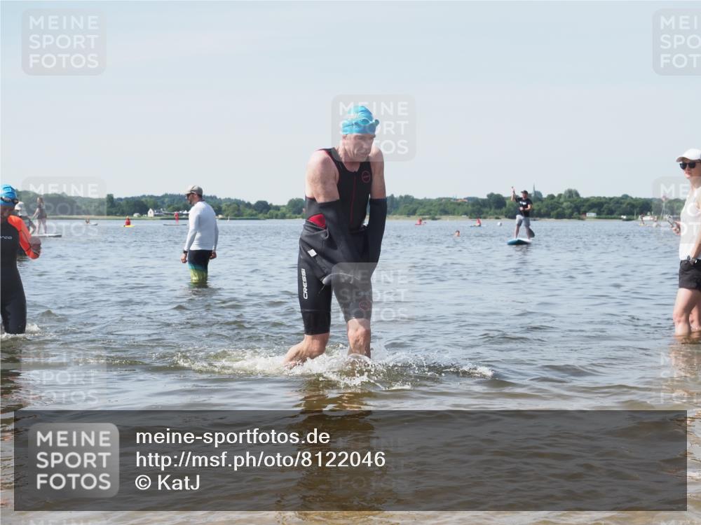 22.06.2025 - Viking Triathlon KatJ http://msf.ph/oto/8122046 22.06.2025 10:51:09 Schwimmen 308, 436, 484 meine-sportfotos.de