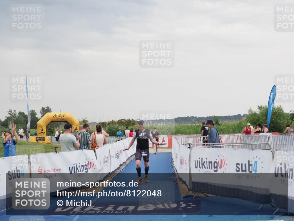 22.06.2025 - Viking Triathlon MichiJ http://msf.ph/oto/8122048 22.06.2025 16:36:46 Ziel 48, 240 meine-sportfotos.de