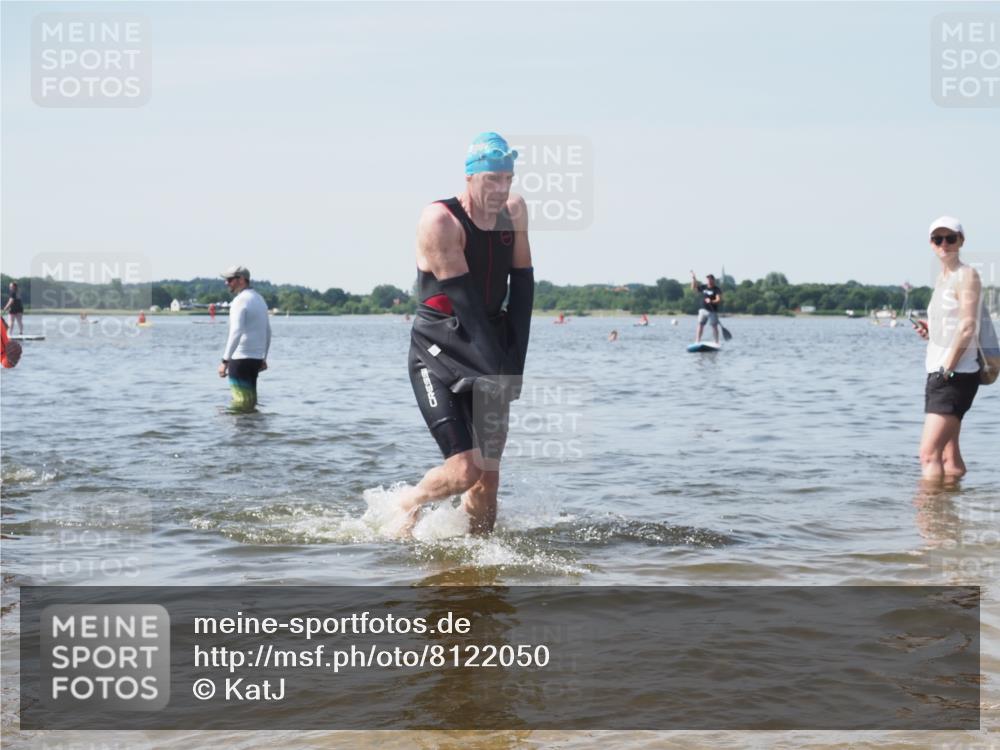 22.06.2025 - Viking Triathlon KatJ http://msf.ph/oto/8122050 22.06.2025 10:51:09 Schwimmen 308, 436, 484 meine-sportfotos.de