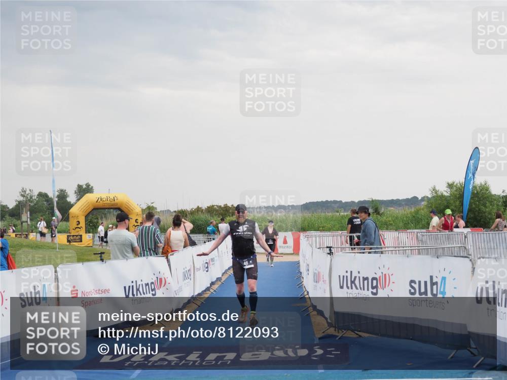 22.06.2025 - Viking Triathlon MichiJ http://msf.ph/oto/8122093 22.06.2025 16:36:47 Ziel 48, 240 meine-sportfotos.de