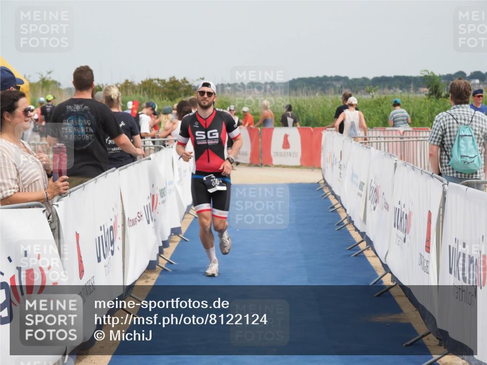 22.06.2025 - Viking Triathlon MichiJ http://msf.ph/oto/8122124 22.06.2025 15:13:31 Ziel 330 meine-sportfotos.de