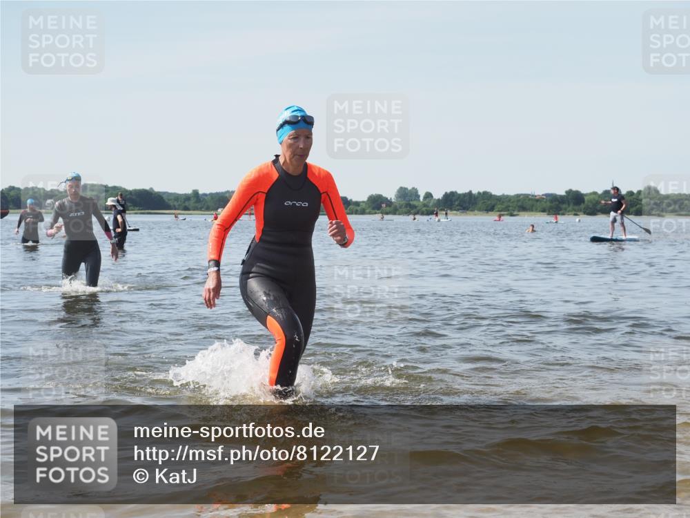 22.06.2025 - Viking Triathlon KatJ http://msf.ph/oto/8122127 22.06.2025 10:51:13 Schwimmen 308, 436, 477, 484 meine-sportfotos.de