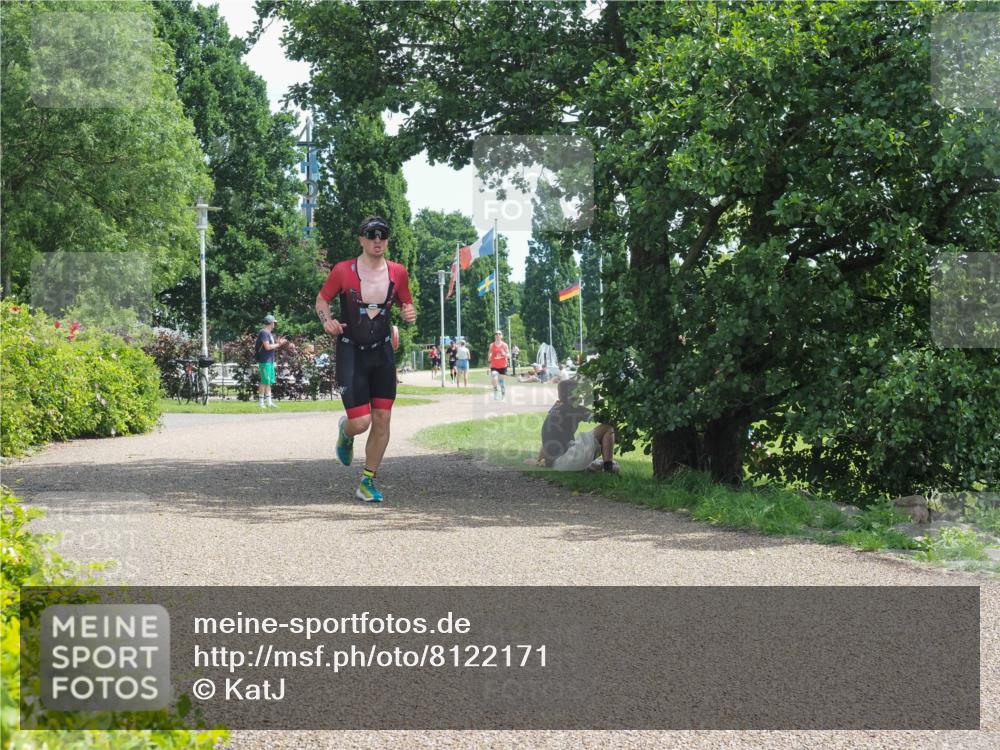 22.06.2025 - Viking Triathlon KatJ http://msf.ph/oto/8122171 22.06.2025 13:02:53 Laufen 429 meine-sportfotos.de