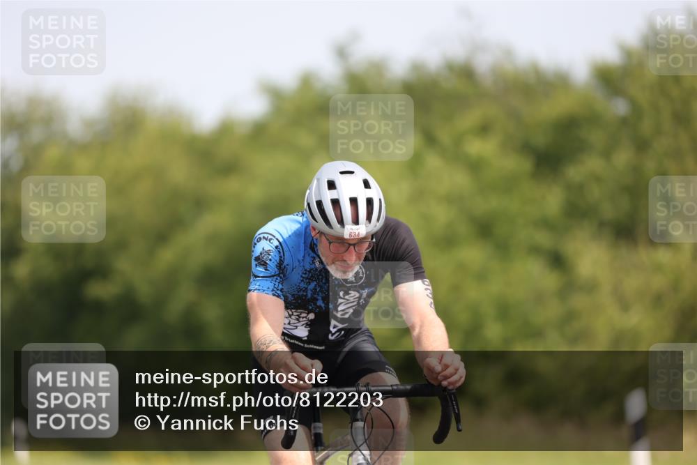 22.06.2025 - Viking Triathlon Yannick Fuchs http://msf.ph/oto/8122203 22.06.2025 11:49:18 Radfahren 405, 433, 477, 634 meine-sportfotos.de